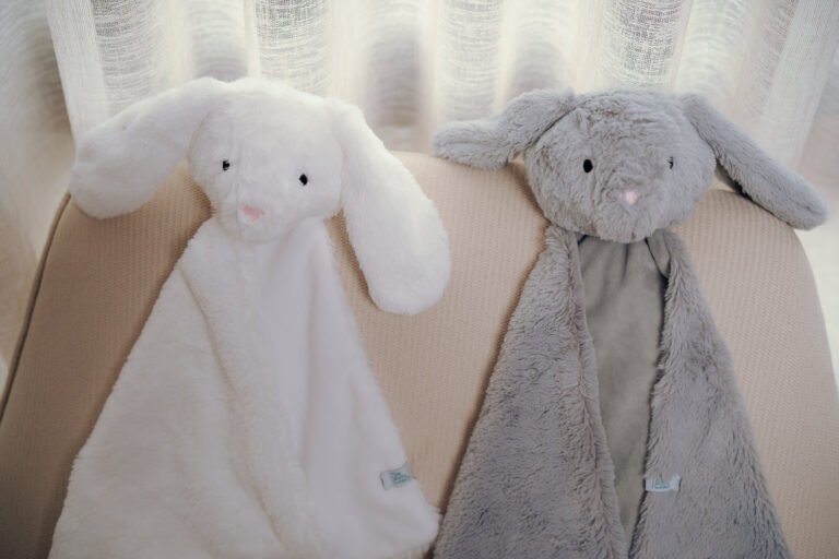 Regalar 3 Conejos de apego BeBaby en blanco y gris